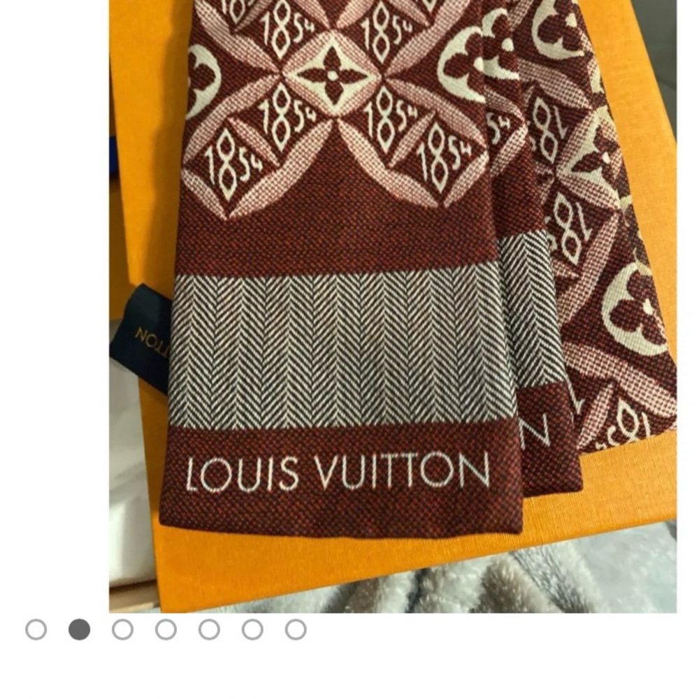 Louis Vuitton NWT burgundy Since 1854 scarf/bandeau. Perfect condition.
